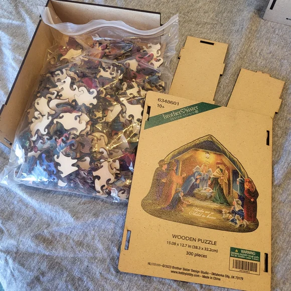 Wooden Puzzle Set - Nativity and Santa Scenes - Picture 6 of 7